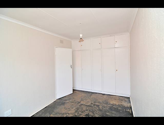 1 BEDROOM APARTMENT FOR SALE IN WINDSOR EAST